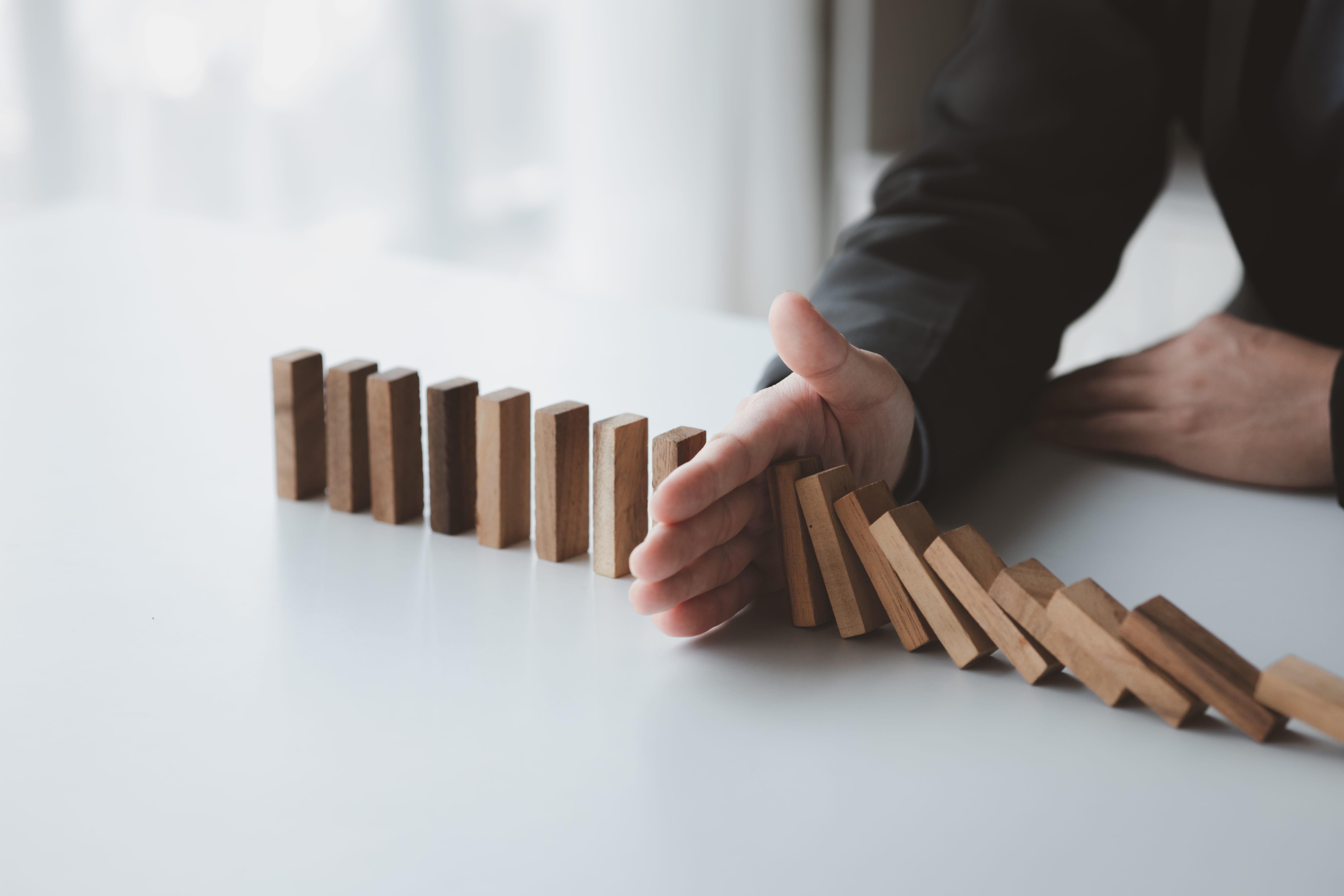 Why Admitting Weaknesses Builds More Trust Than Bragging